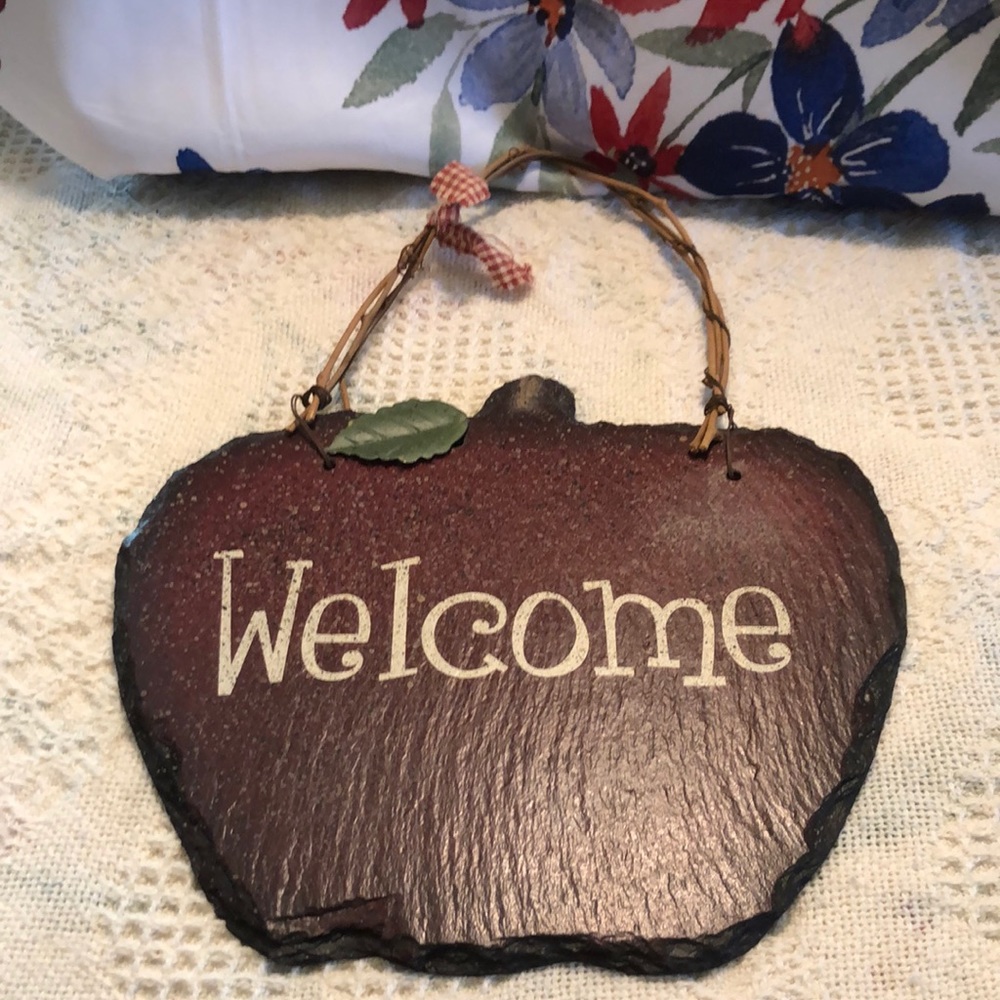 Apple Slate Welcome Sign Decor Wall w/twig Hanger 9”x13”